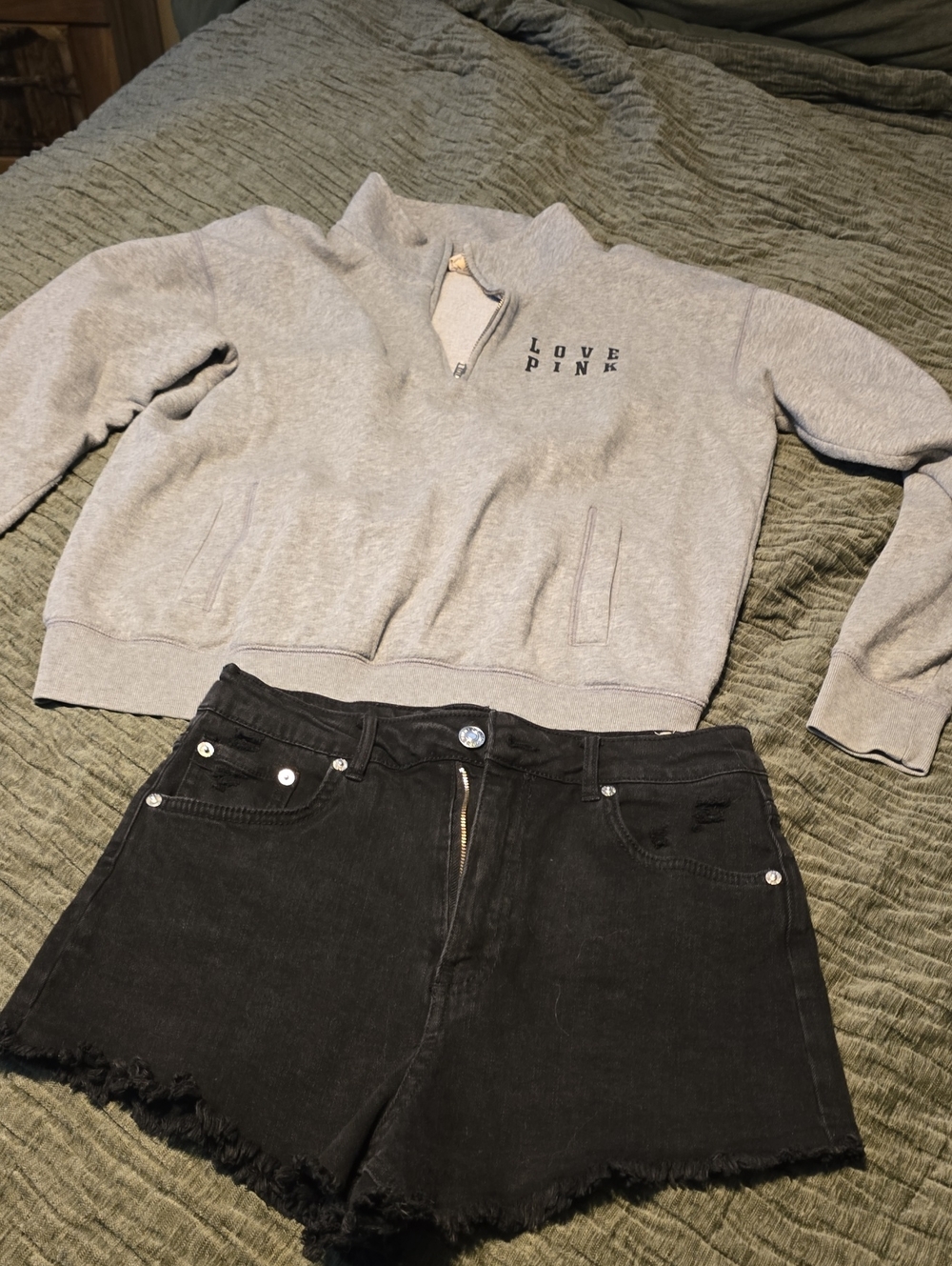PINK Victoria's Secret Light Gray Quarter-Zip Pullover & Shorts Small Like New